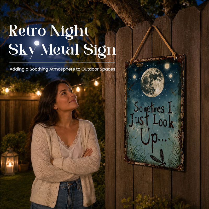 Retro metalen bord met nachtelijke hemel – “Soms kijk ik gewoon omhoog…” Inspirerende wanddecoratie
