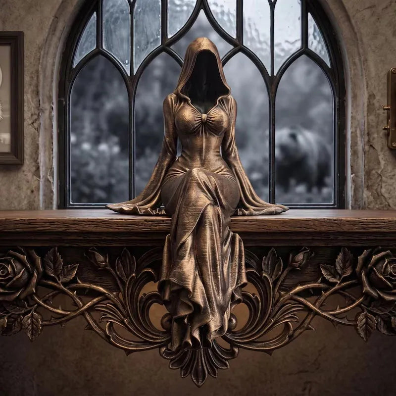 Lady Reaper - Etherische sculptuur van een figuur met kap